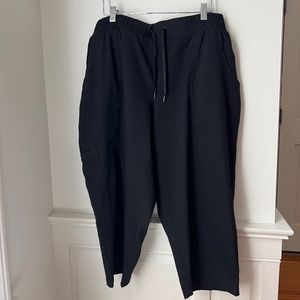 Black Capris St. John's Bay